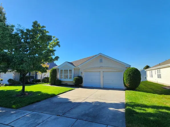 10 Leisure Ln, Sewell, NJ 08080