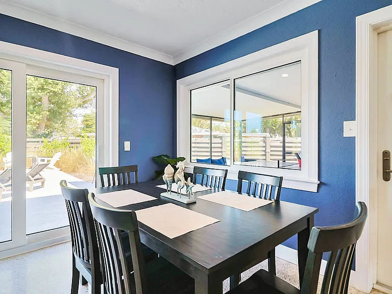 2545 Webber St — Photo 41
