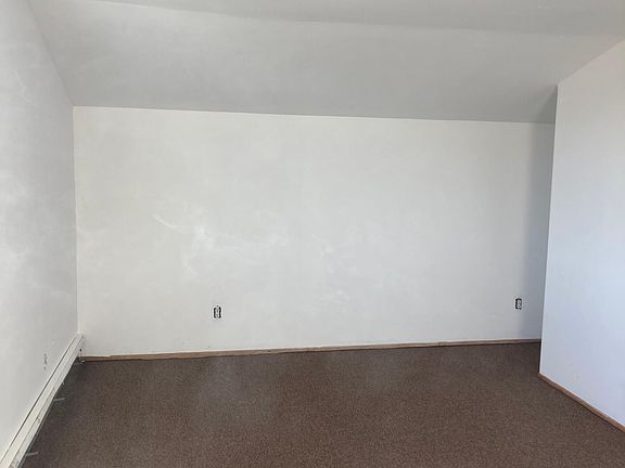 3rd image of 5 Crossbay Blvd