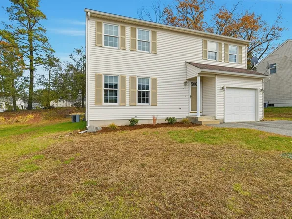 21 Lemnos Ln, Springfield, MA 01119