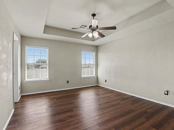 4th image of 908 Denmark St