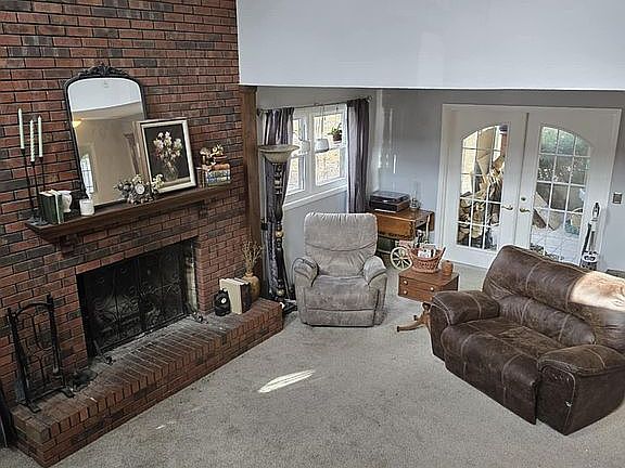 4th image of 11 Rock Rd