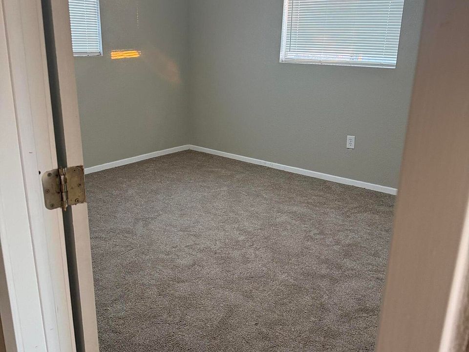 2nd image of 127 Darwin Rd