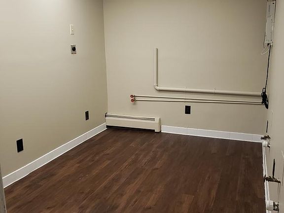 3rd image of 4185 Seneca St Suite 2