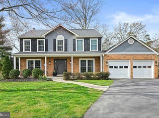21761 Rolling Woods Pl, Sterling, VA 20164