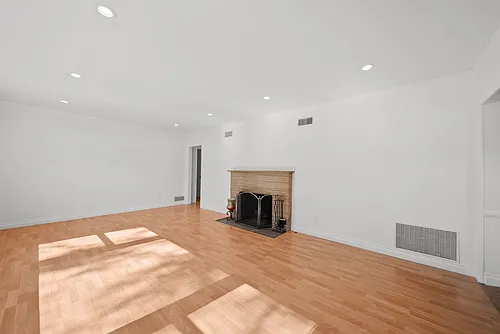10257 McVine Ave Photo 1