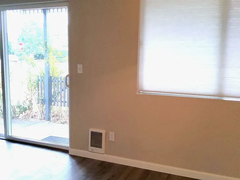 2100 Eldridge Ave — Photo 9