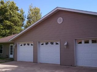 1002 Pleasant Ave NE, Staples, MN 56479