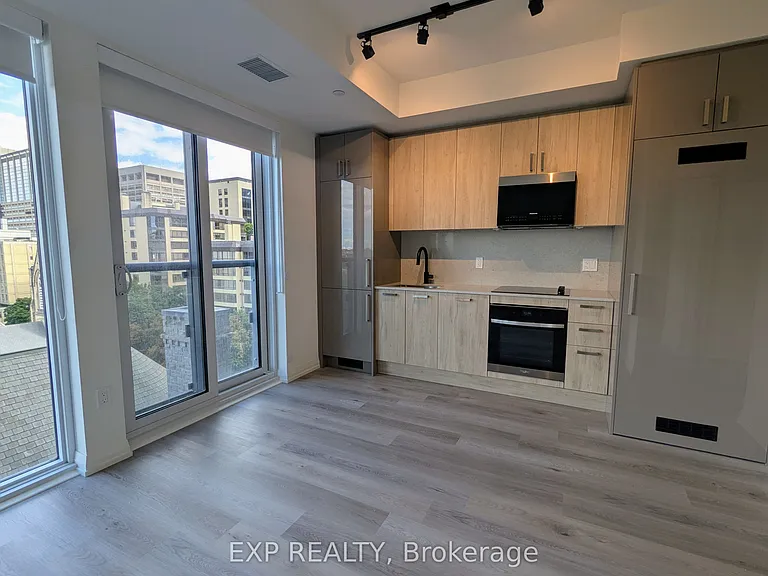 280 Dundas St W #814 — Photo 3