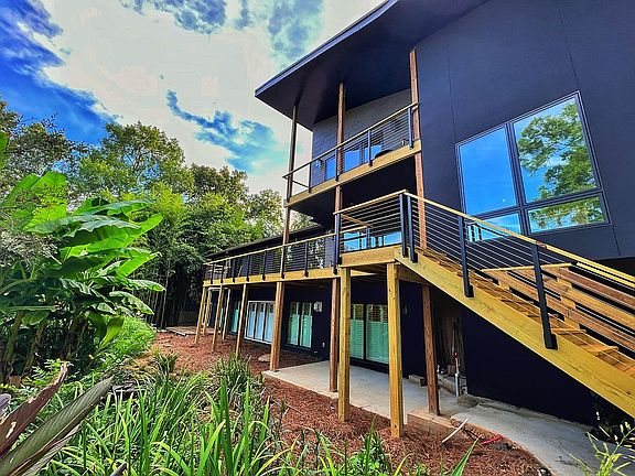 3rd image of 602 Lake Dr