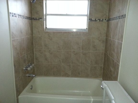 4th image of 314 E 131st Ave