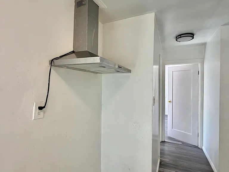 1161 E 59th Pl — Photo 9