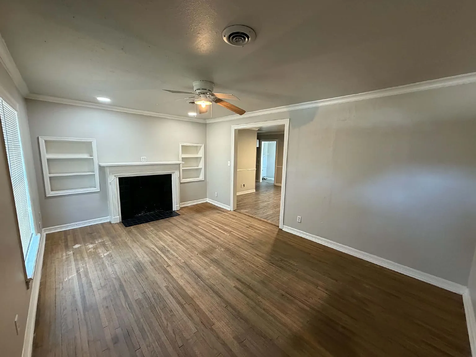 3 bed, 1.0 bath, 1084 sqft, $850 — Photo 2