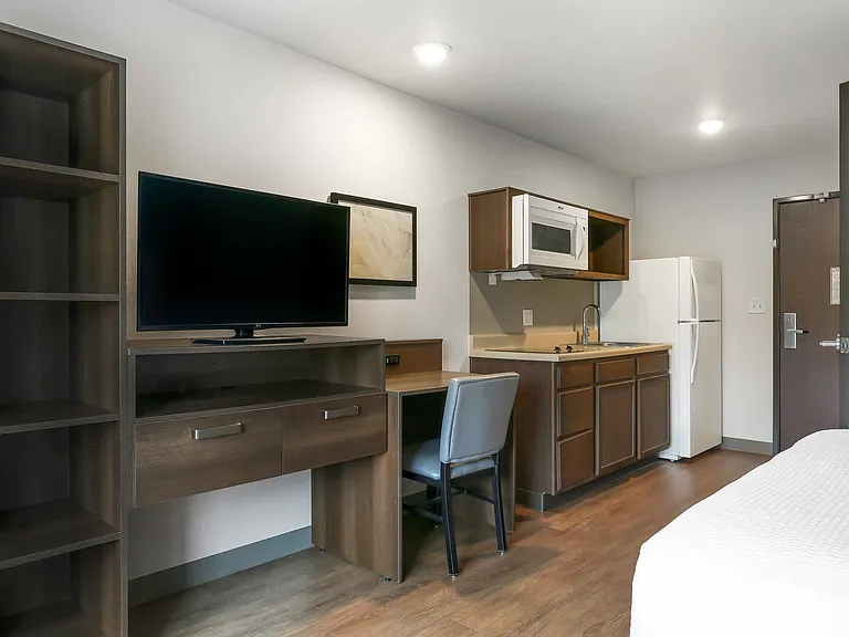 Studio Suite - 1 Queen Bed