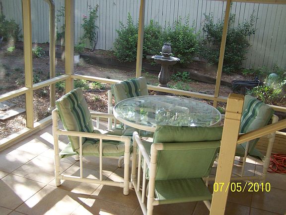 Tiled Screened porch