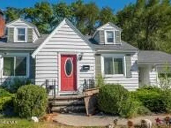 2921 Halsey Drive, Schenectady, NY 12304