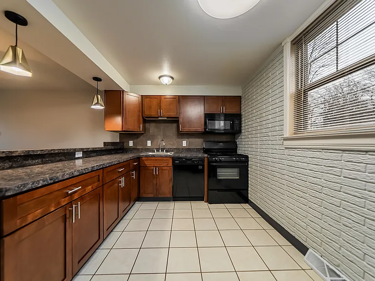 River Run Apartments — Photo 21