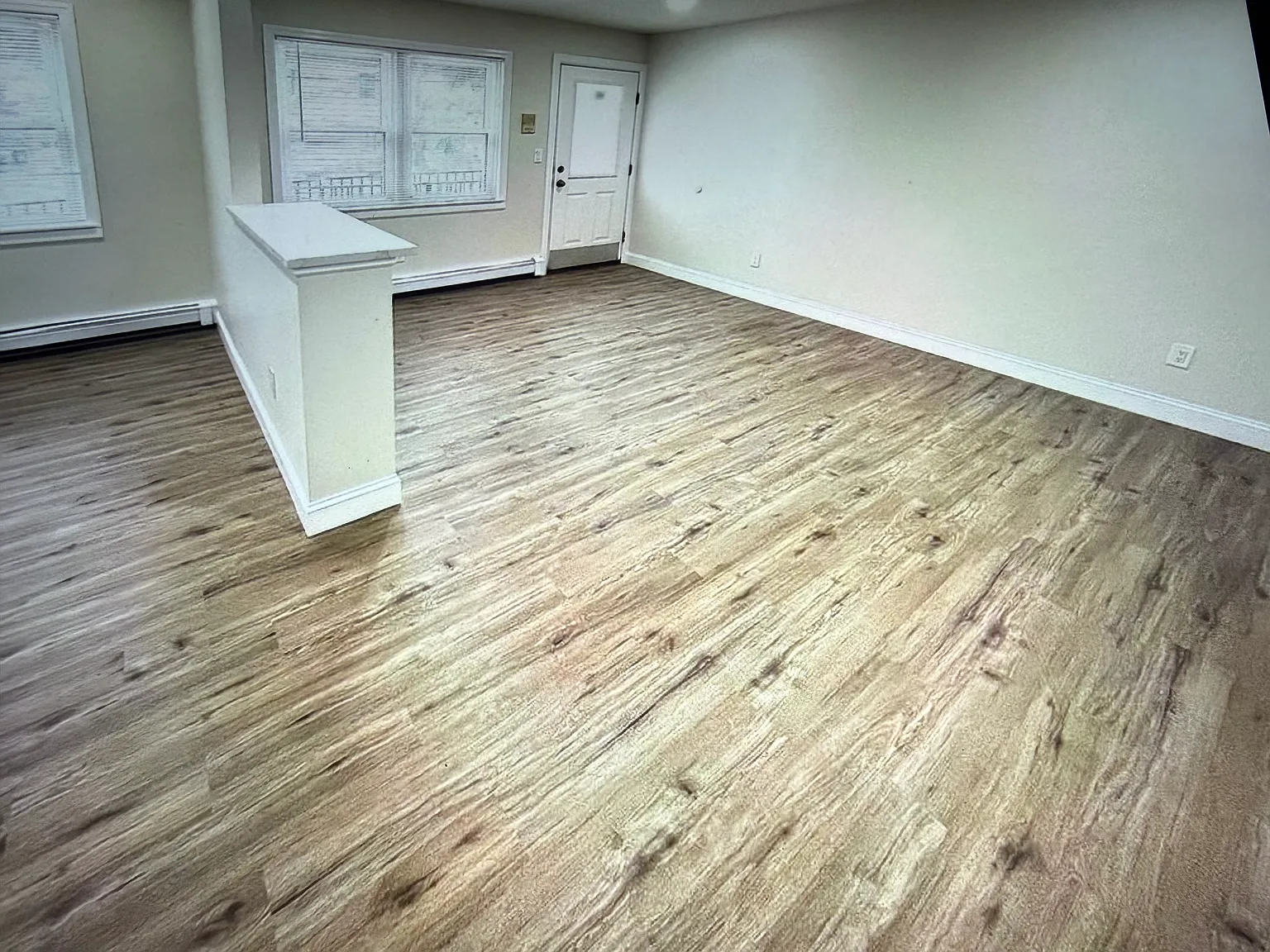 2 bed, 895 sqft, $2,800 — Photo 2