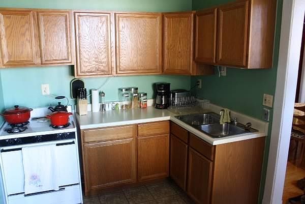 1st image of 3615 N Pine Grove Ave APT 1E