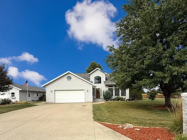 211 S Froelich Ln, Abingdon, IL 61410