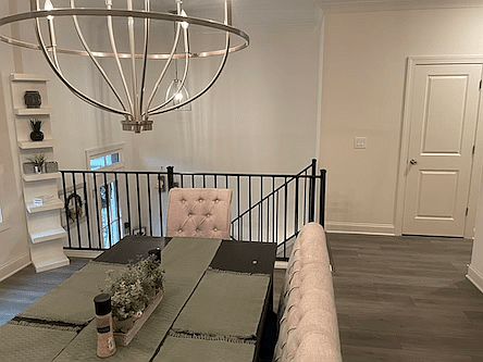 3rd image of 827 Branson St