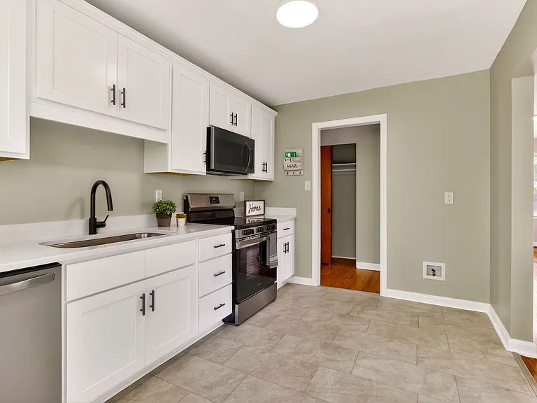2331 Kennington Rd — Photo 7