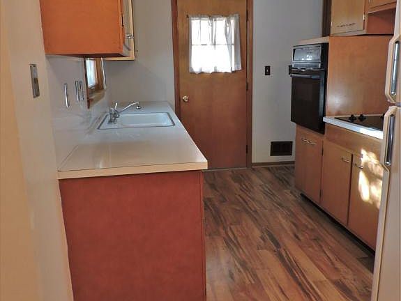5th image of 805 Willow Ave