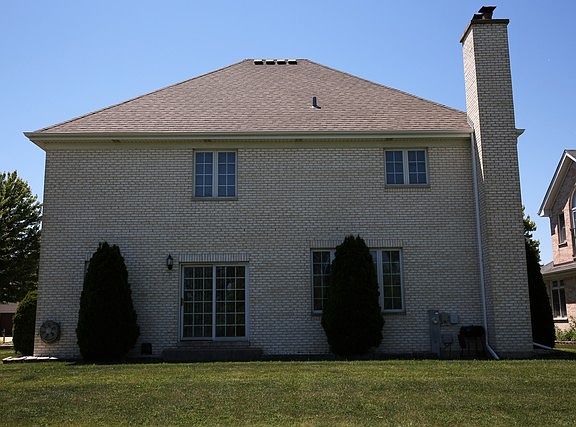 3rd image of 921 Carlow Dr