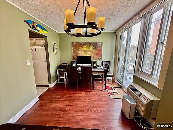 3rd image of 160 Overlook Avenue #4D