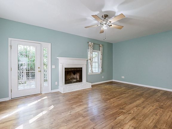 5th image of 3273 Priest Woods Dr