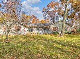 3302 N Brink Dr, Sanford, MI 48657