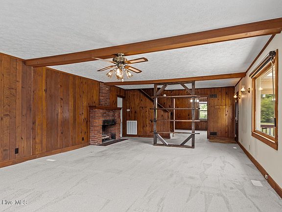 5th image of 107 Dogwood Street