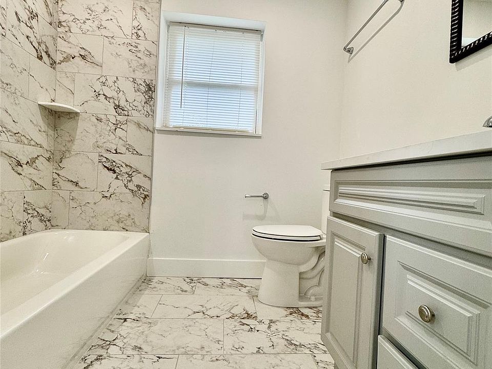 583 N Perry St, photo 17