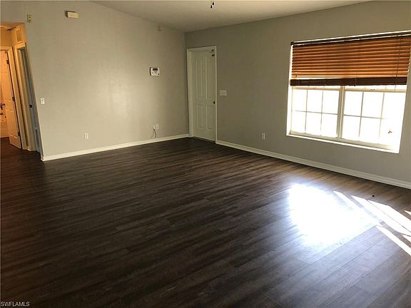 5th image of 219 Manasota St