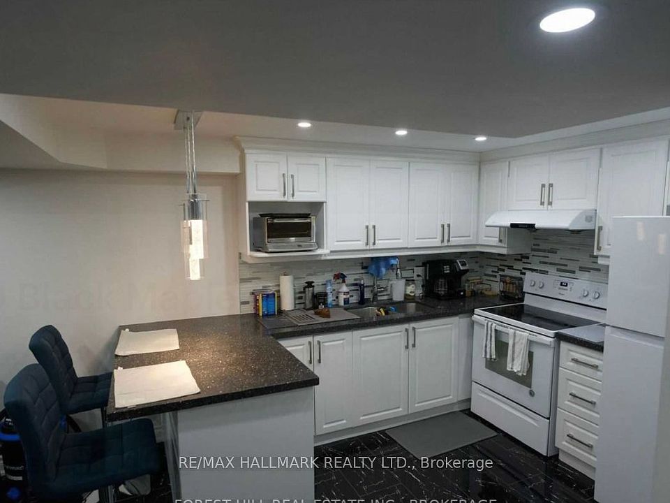 1st image of 90 Black Maple Cres