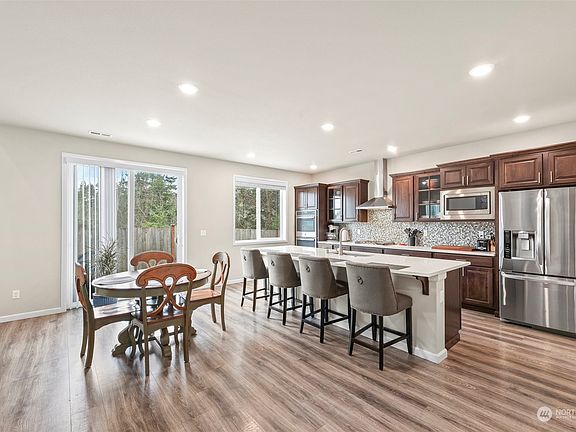4th image of 5026 Blue Pebble Court