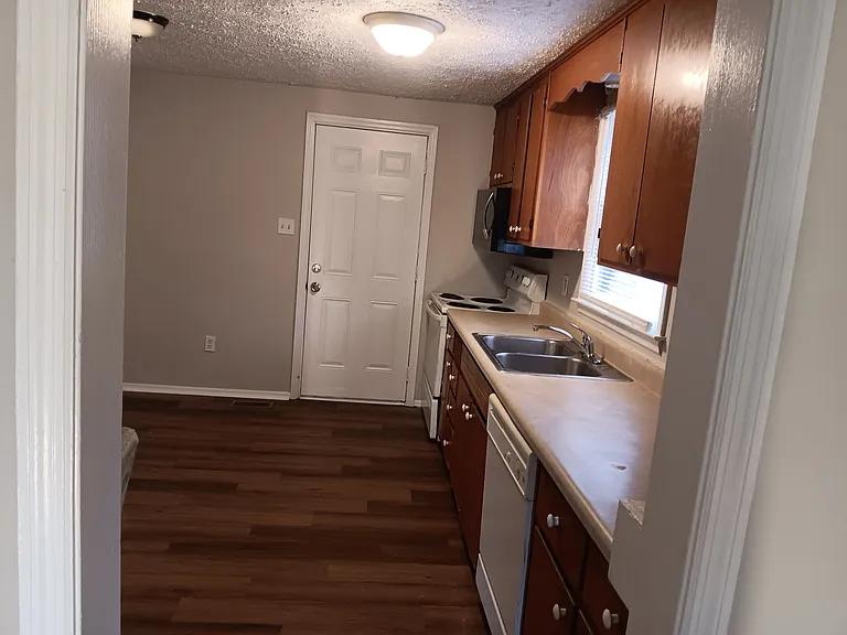 3130 Vestal Pl — Photo 13