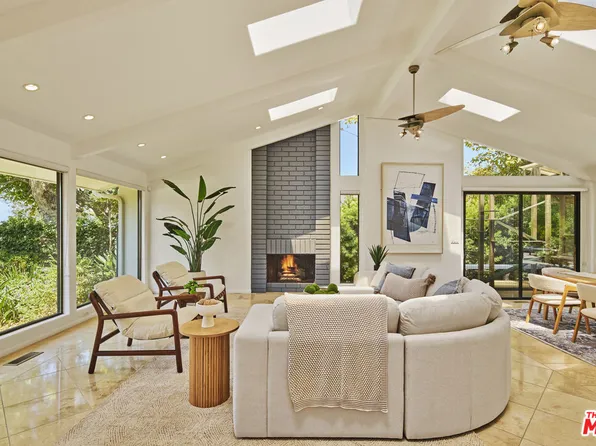 29417 Bluewater Rd, Malibu, CA 90265