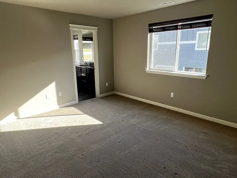 3887 Portside Dr — Photo 23