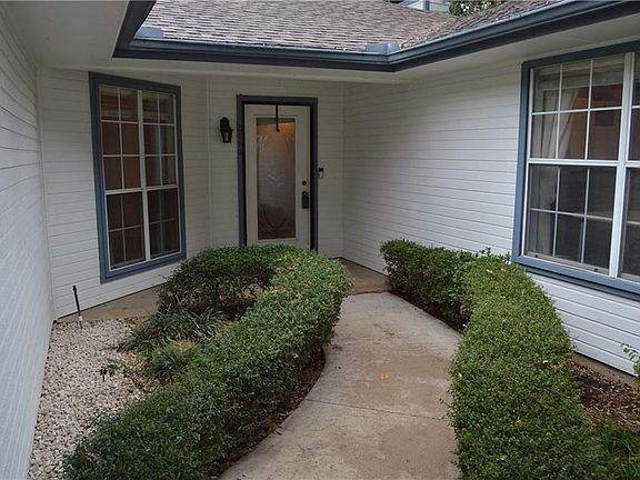 3rd image of 2113 N Lake Trl