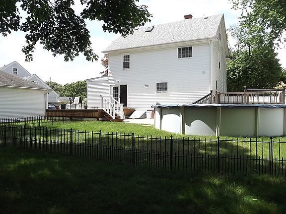 3rd image of 50 Westwood Ave