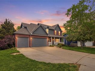905 Paw Paw Ln, Liberty, MO 64068