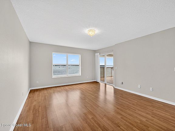 4th image of 102 Riverside Dr APT 306