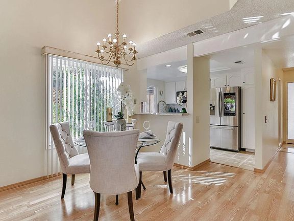 3rd image of 4796 Lago Vista Cir