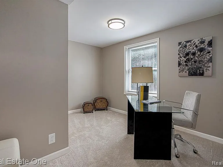 51275 Seven Mile Rd — Photo 13