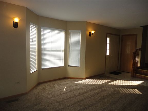 2nd image of 896 Cottonwood Dr
