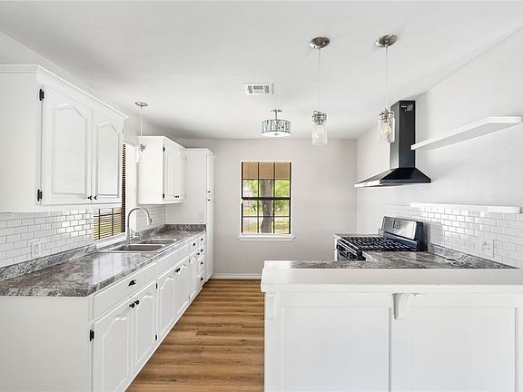 3rd image of 147 W Avenue D