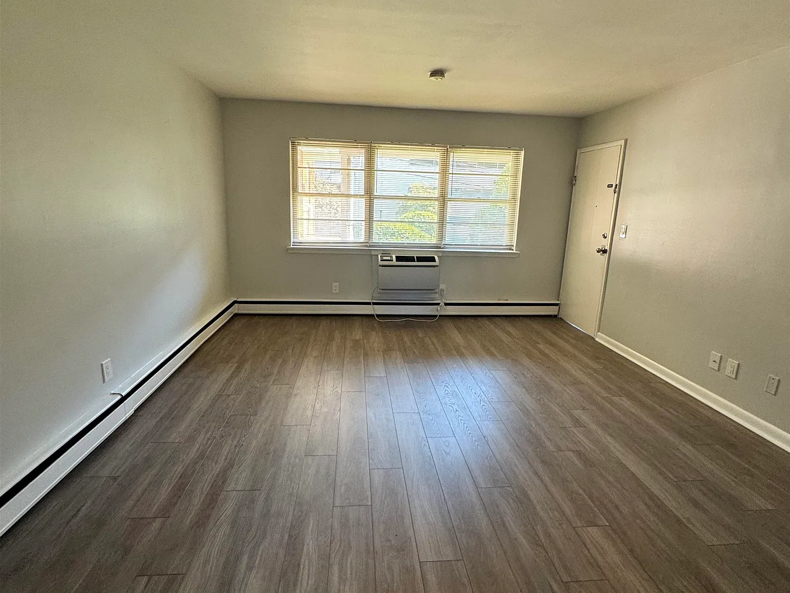 Studio, 1.0 bath, $1,725 — Photo 2