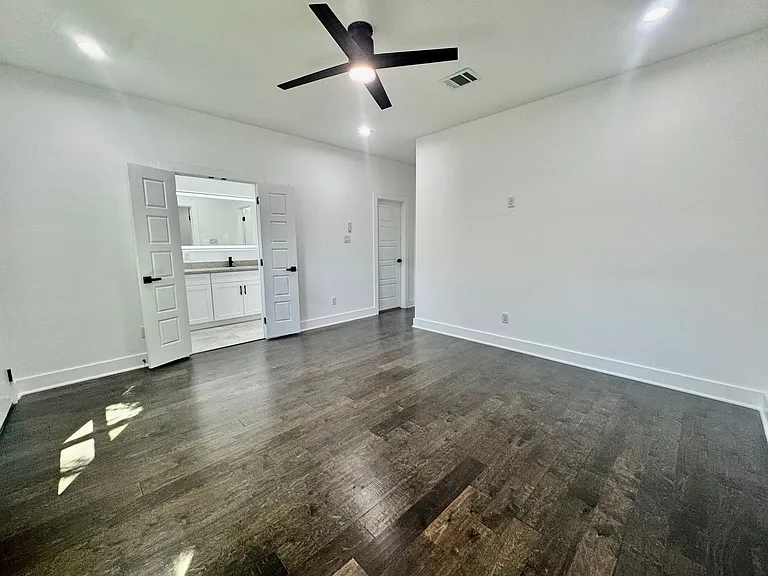 6926 Paris St #B — Photo 11