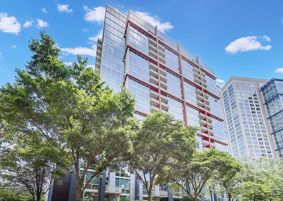 1st image of 1841 S Calumet Ave #Gu181